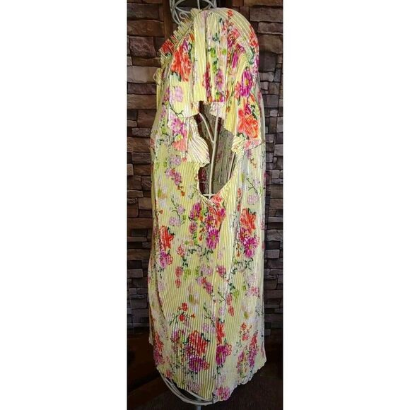 5/$25 Sz Large Woman's Flutter Sleeve Yellow Pink Flower Print Key Hole Tie Neck - Picture 4 of 6